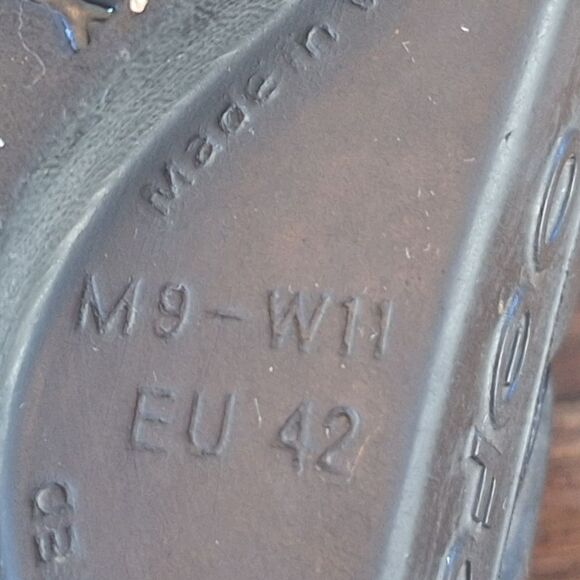 OOFOS Men's 9 Black Recovery Sandals Thongs Flip Flops Unisex (11 women) - Picture 6 of 11